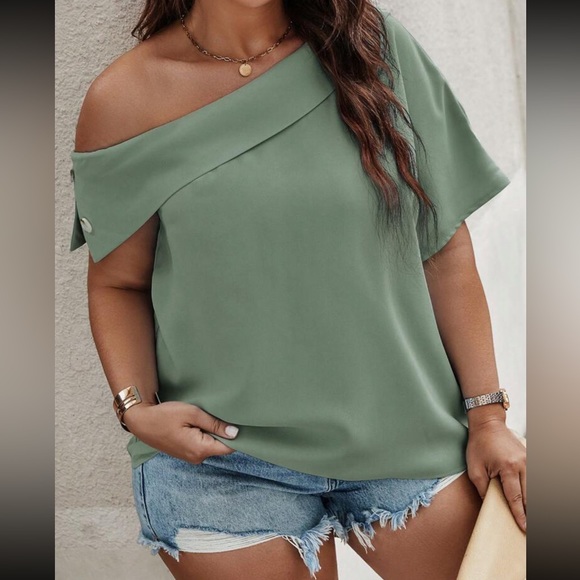 Boho plus size asymmetrical hem blouse - Picture 2 of 5